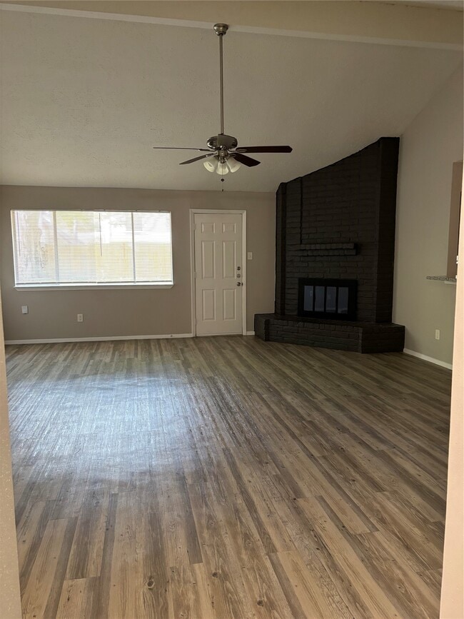 Photo - 16322 Maplemont Dr