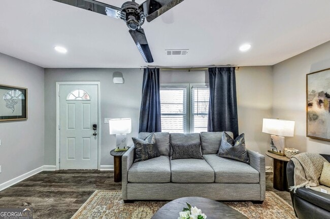 Photo - 6230 Love St