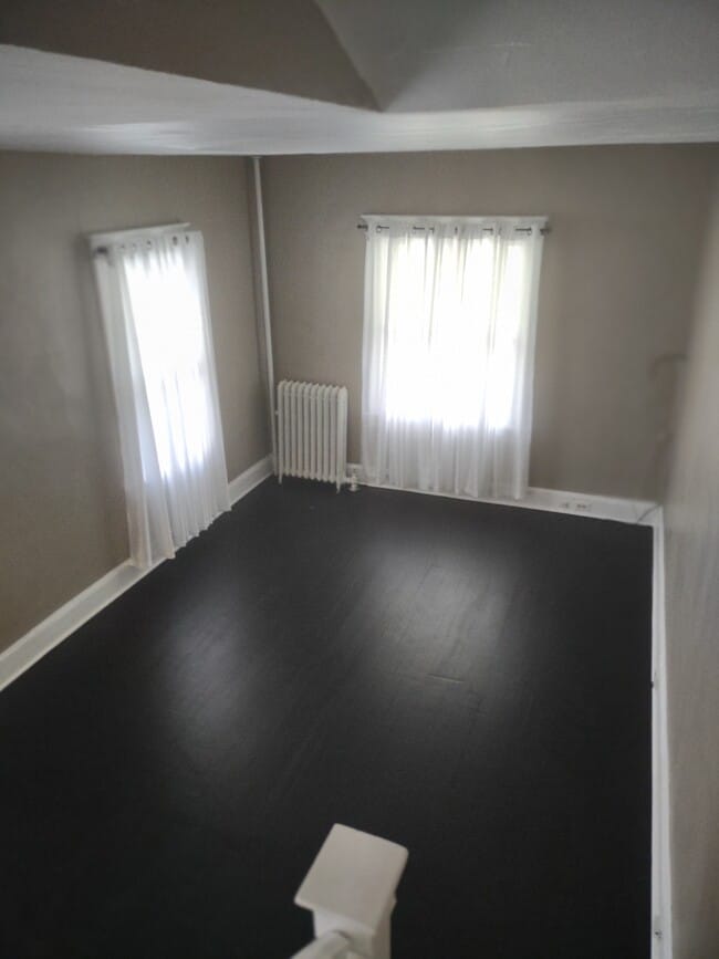 Photo - 2011 Capouse Ave Unit 2