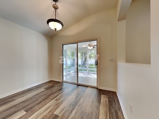 Photo - 408 Corklan Ct