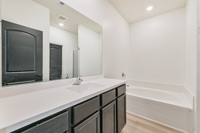 Photo - 15271 Snowdrop Field Dr