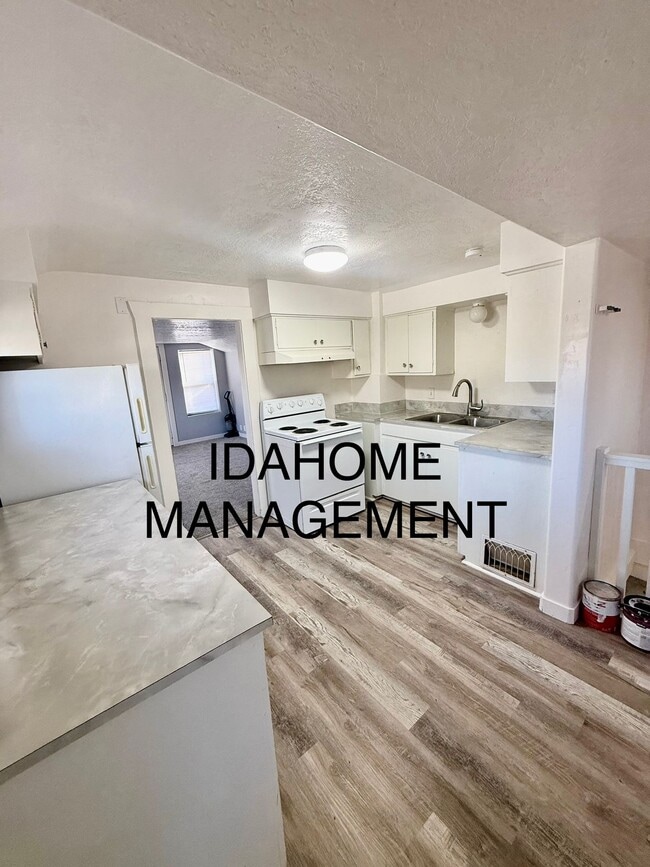 Photo - Updated 1 bedroom for rent near Idaho State. Unit 624