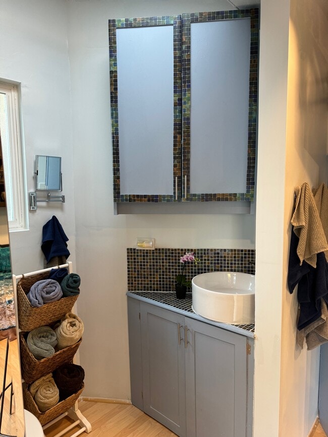 Building Photo - 3882 Liggett Dr Unit #B Rental