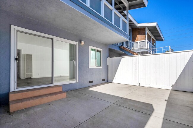 Building Photo - 3706 Redondo Beach Blvd Unit B