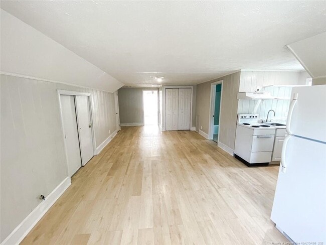 Photo - 209 W 16th St