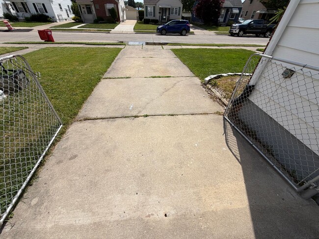 Photo - 3bd Bungalow w/basement