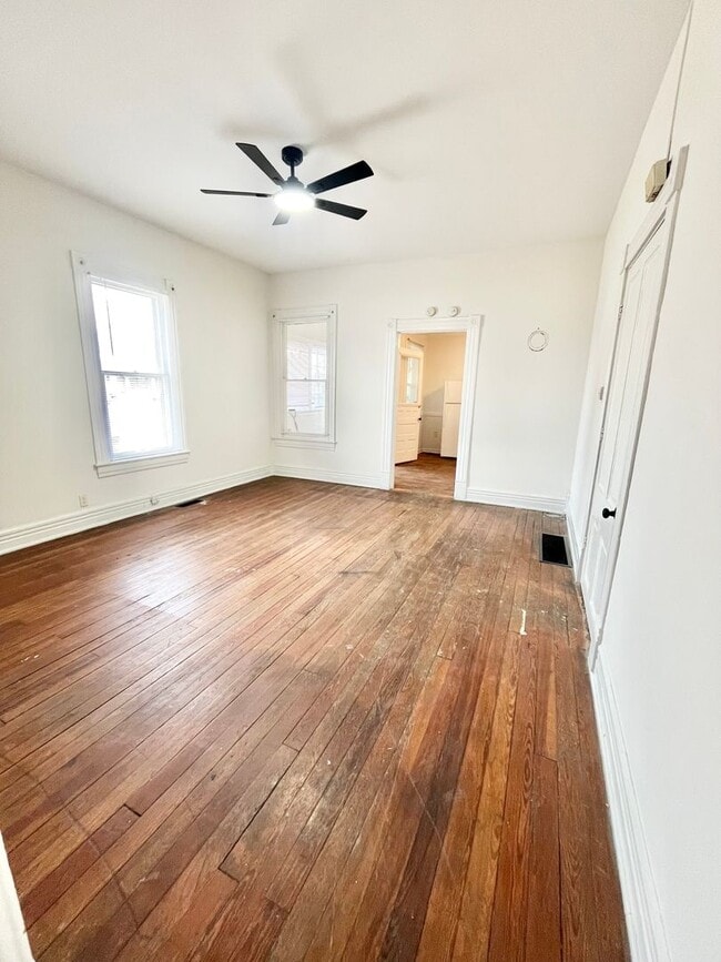 Photo - 2 Bedroom. 1 bath near Beechmont Area