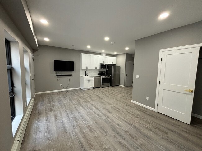 37 Center St