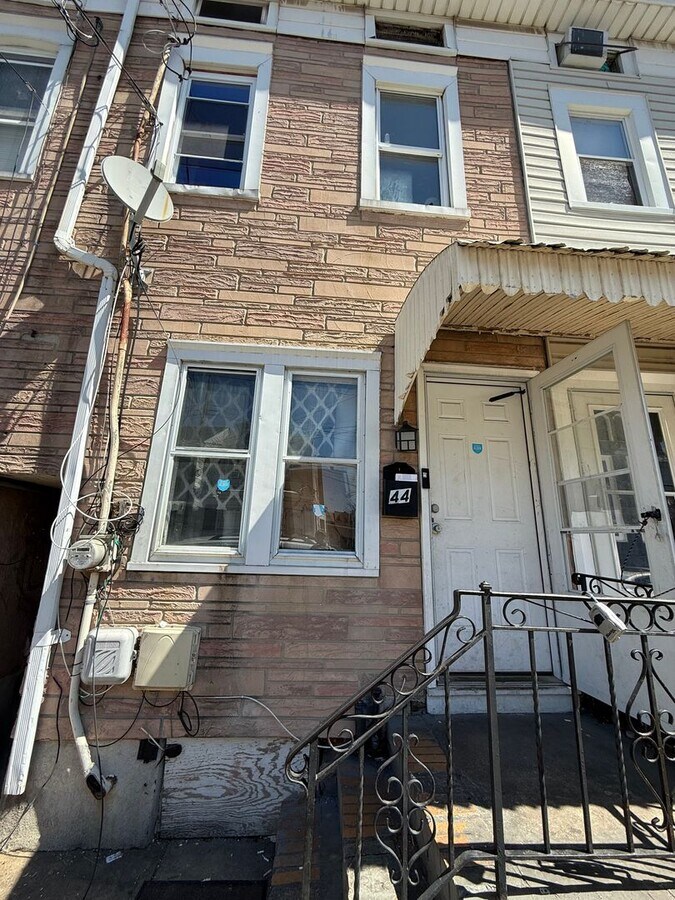 Photo - 44 Randall Ave