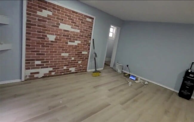 Photo - 521 W 2nd St