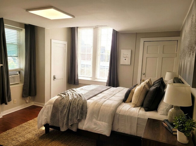 Photo - 710 N Franklin St Unit SI FL1-ID1604339P