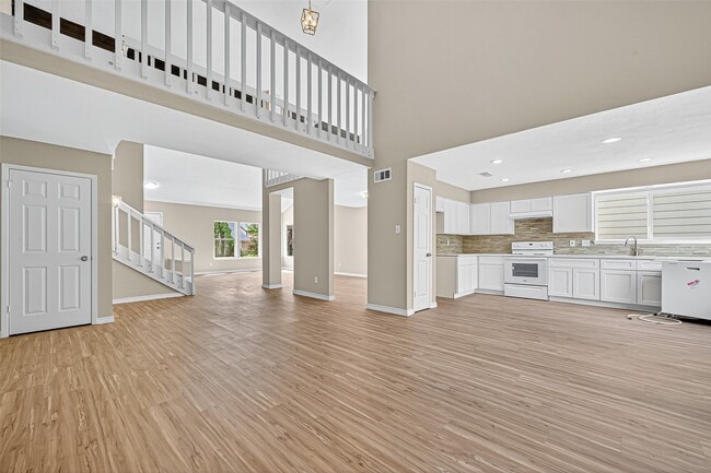 Building Photo - 1811 Foxlake Dr