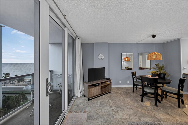 Photo - 209 N Fort Lauderdale Beach Blvd Unidad 8D
