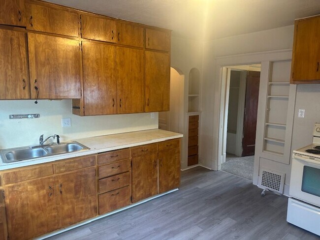 Photo - 2825 S Madison Ave Unit 2825 Madison Ave Front