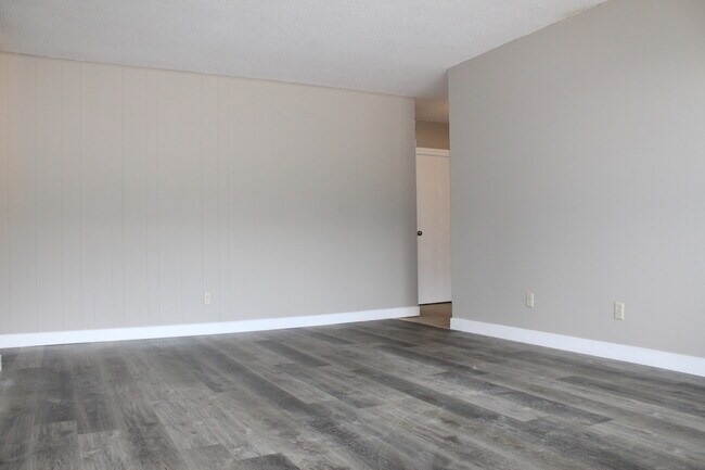 Photo - Froom Apartments