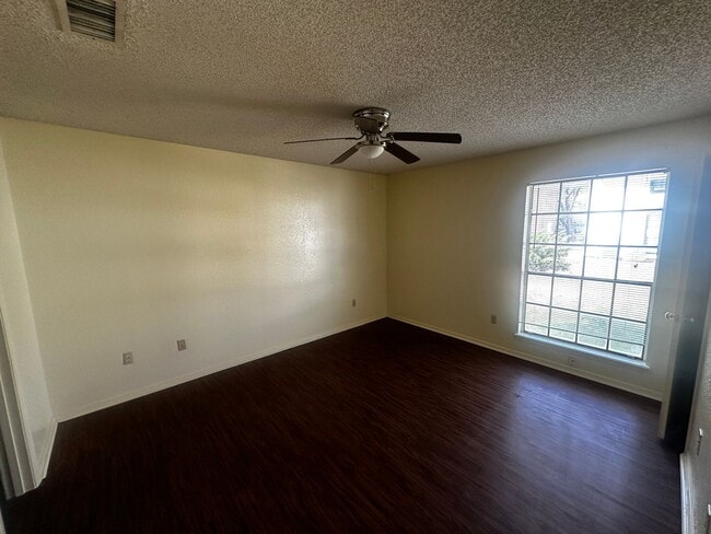 Photo - Sunset Villa Apartments Downstairs Unit