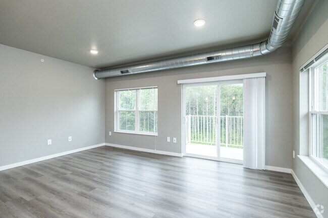 2BR, 2BA - 1,002SF - Living/Dining Room
