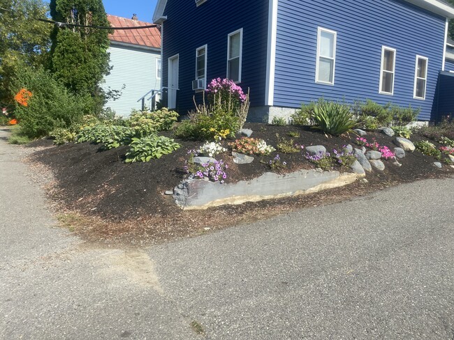 Building Photo - 8 Burrill St Unit 1