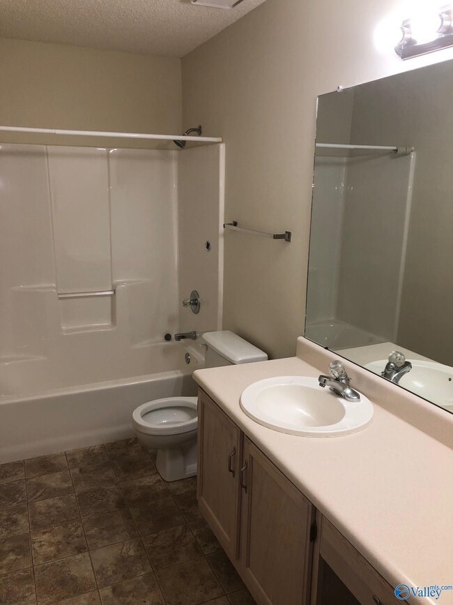 Photo - 523 Aspen Way