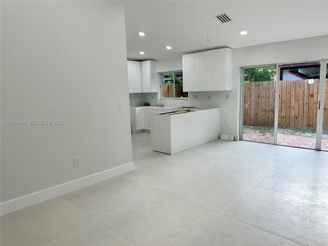 Photo - 5768 NW 98 Pl