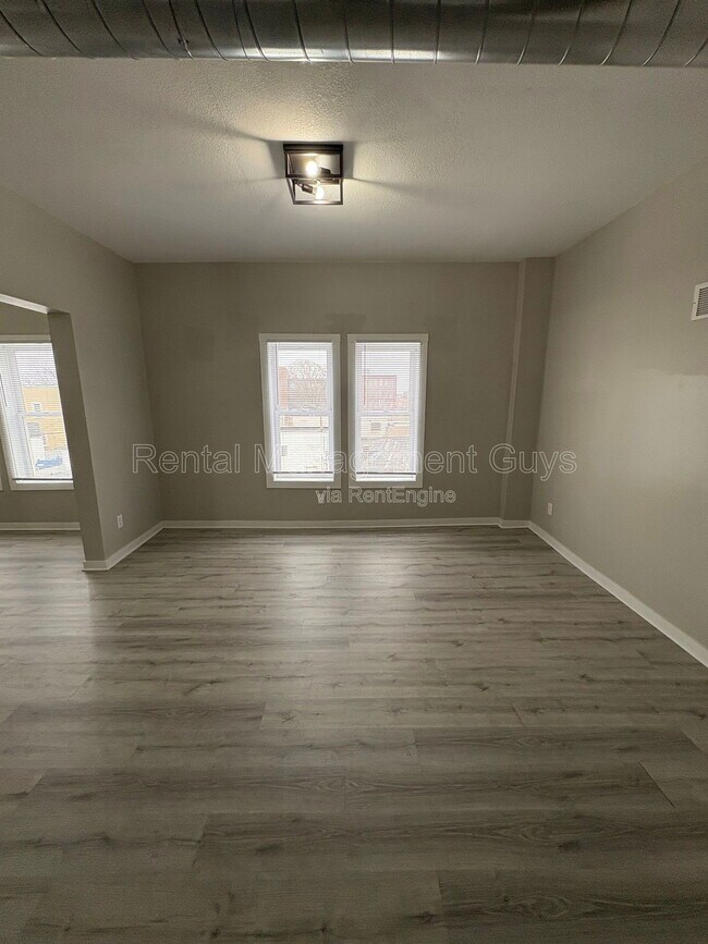 Photo - 1500 W Broadway