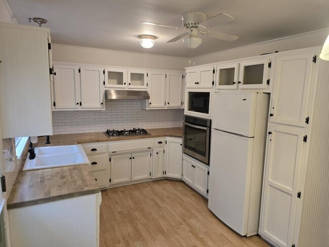 Photo - 1403 NE 75th St