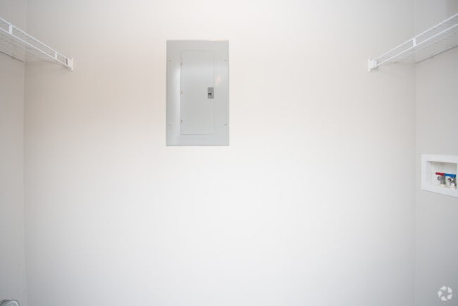 3BR, 2BA - 1,230 SF - 1322 North Apartments