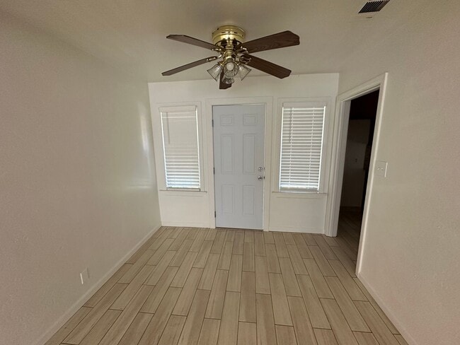 Photo - 1024 Jefferson Blvd