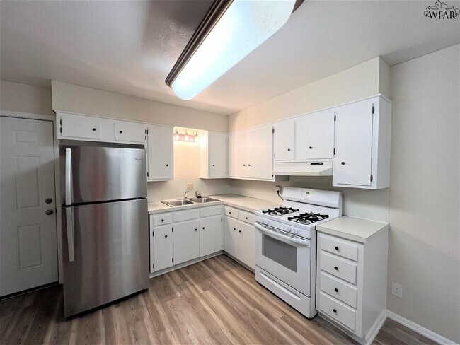 Photo - 4717 N Shore Dr