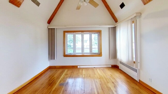 Photo - Laurelton
