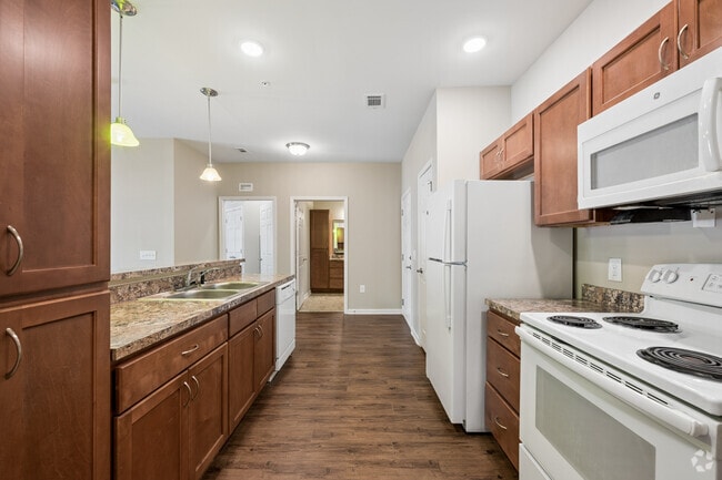 2BR, 1BA - 1,067SF - Kitchen