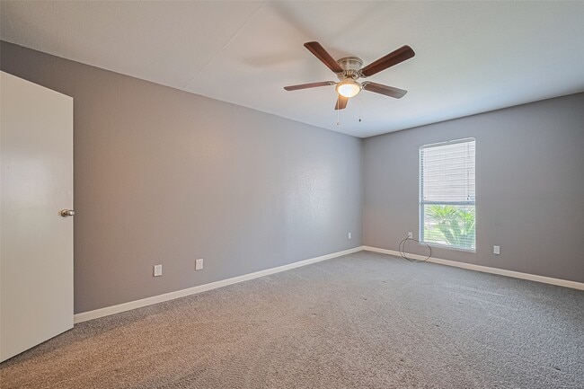 Photo - 12905 Woodforest Blvd Unit 107