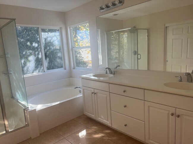 Photo - 1679 E Beringer Dr