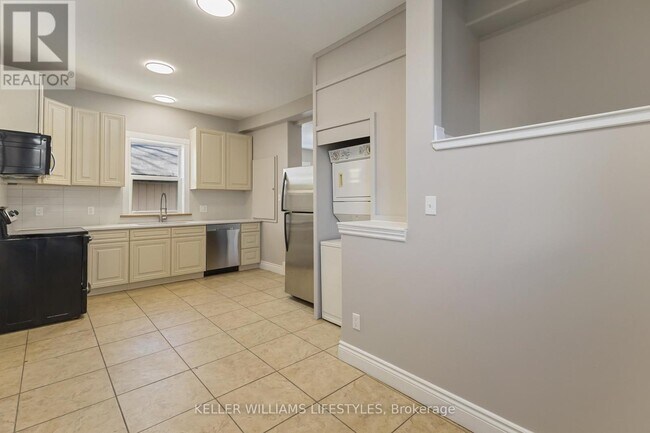 Photo - 79 Beaconsfield Ave Unit 1