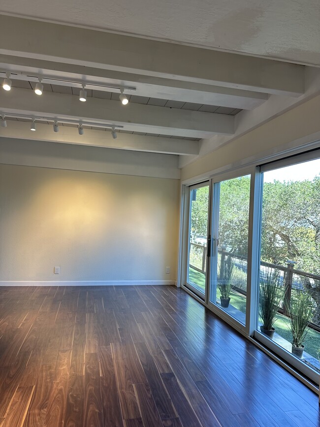 Building Photo - 101 Oak Springs Dr Unit A