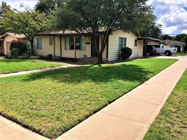 Photo - 3019 42nd St