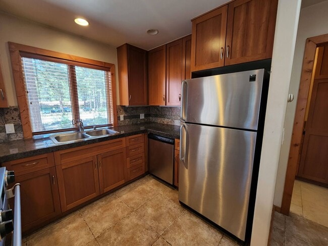 Photo - 252 - Yaho Duplex Unit Yaho A - Above Garage