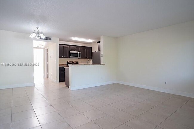 Photo - 1825 Meadows Cir W Unit 1825