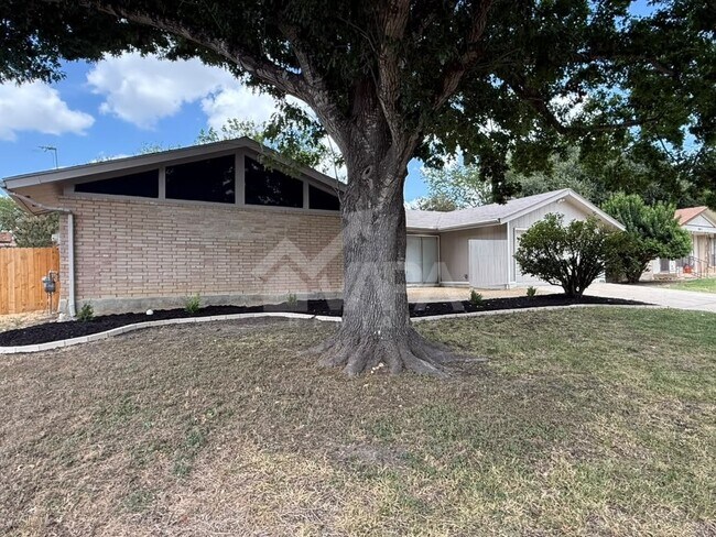 Photo - 8007 Lake Forest Dr