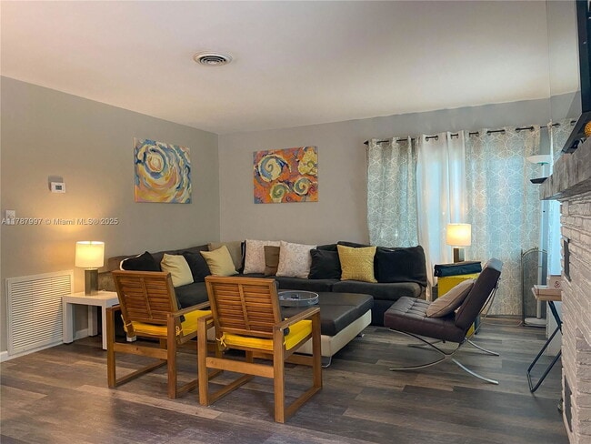 Building Photo - 2804 N Ocean Blvd