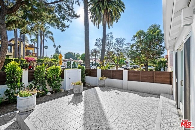 Photo - 2152 Parnell Ave