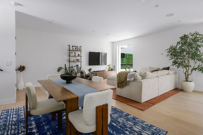 Photo - 741 N Gramercy Pl