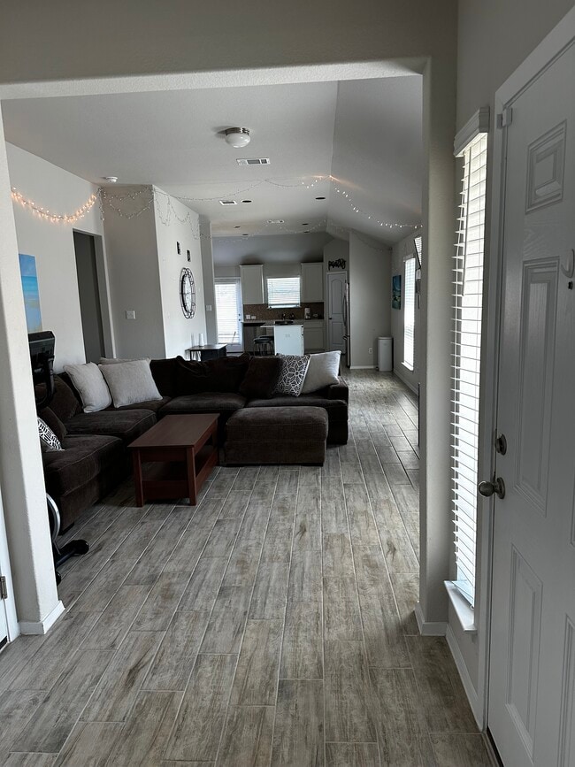 Building Photo - 1212 Flint Knapper Dr Rental