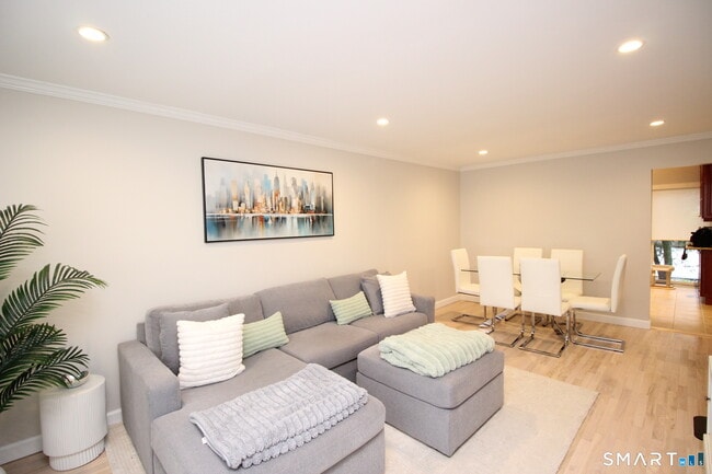 30 Maple Tree Ave Unit I