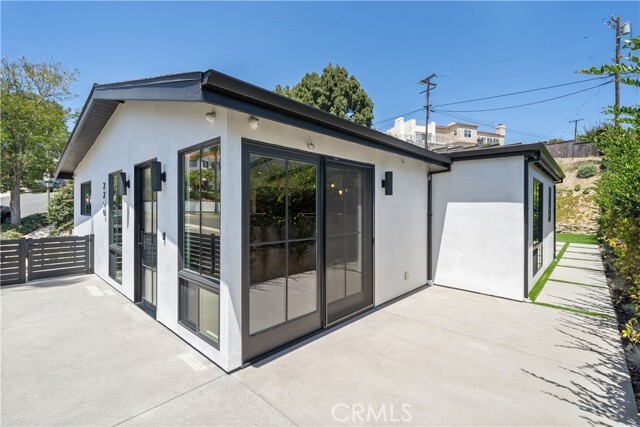 Photo - 2200 Mantis Ave