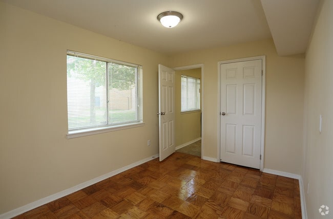 Photo - Carleton East