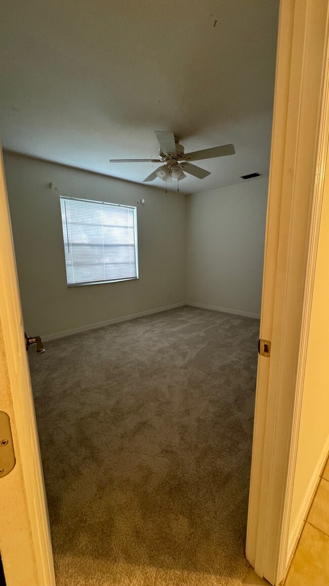 Photo - 1422 Myrna Ln
