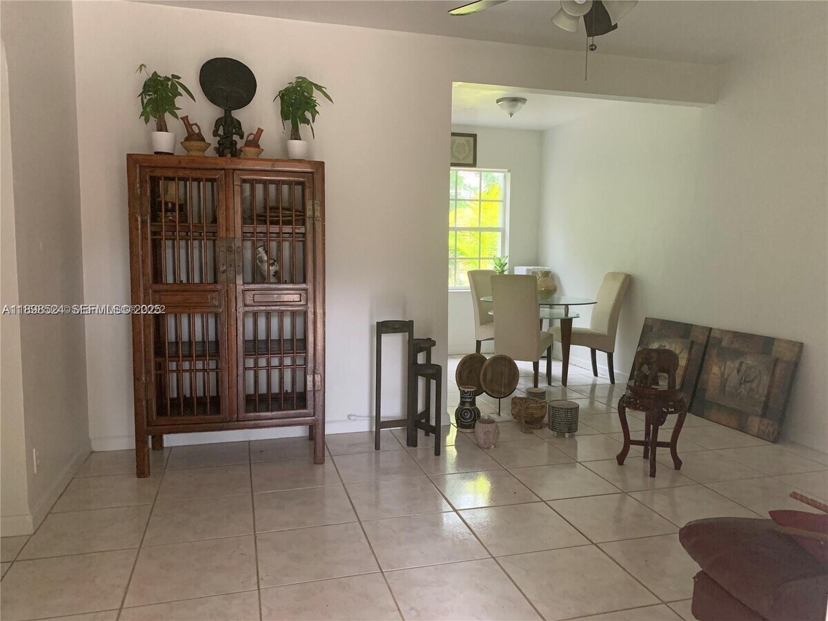 Photo - 12215 NE 9th Ave Unidad 12215