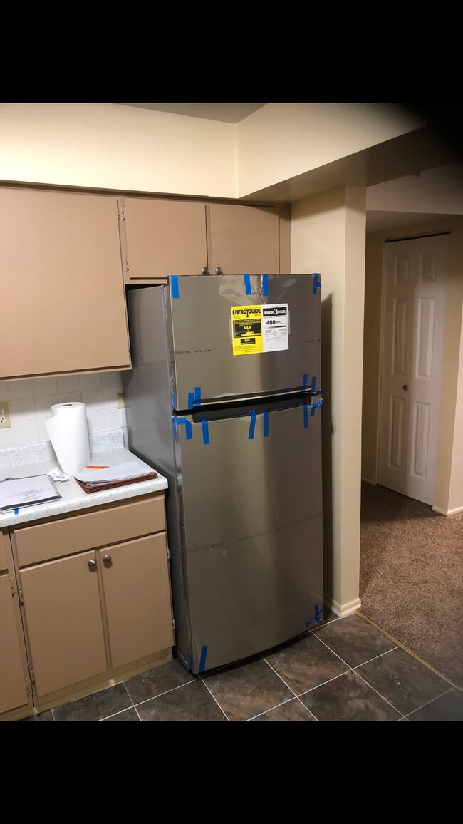 Building Photo - 824 Sandra Dr Unit 1 Rental