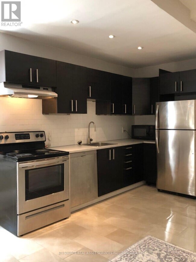 Photo - 19 Tyndall Ave Unité Main (1st)